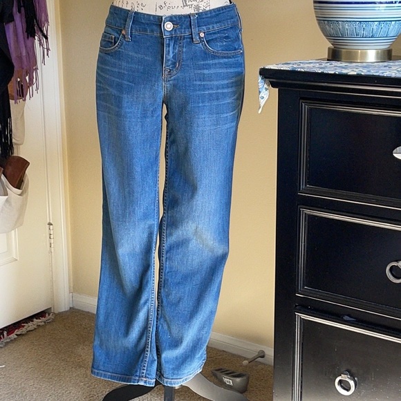 Level 99 Mid Rise Lily Roll-Up Crop Jean - Picture 1 of 11